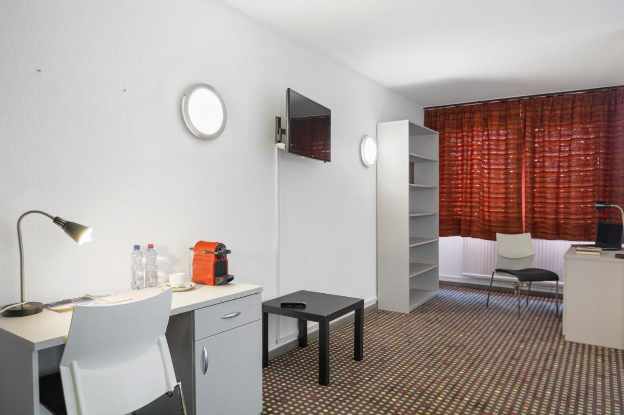 Neuchatel City Hotel Bagian luar foto