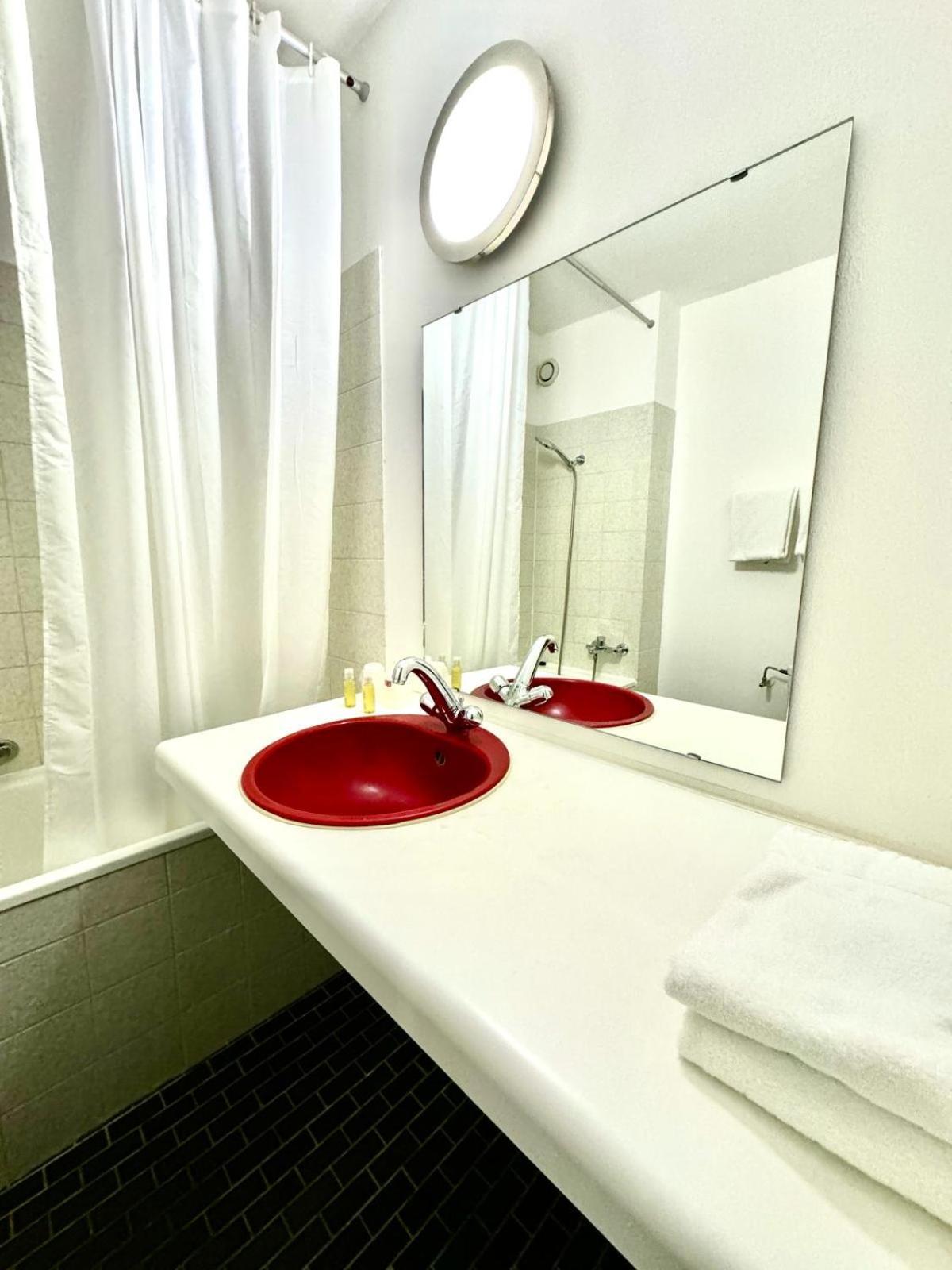 Neuchatel City Hotel Bagian luar foto